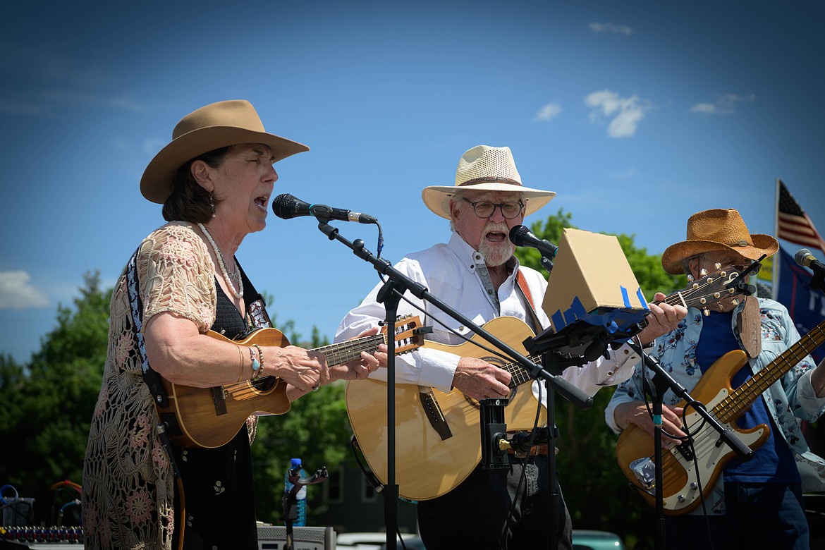 Entertainment was provided by Ronan musical group The Late Bloomers at the Dental Park. (Tracy Scott/Valley Press)