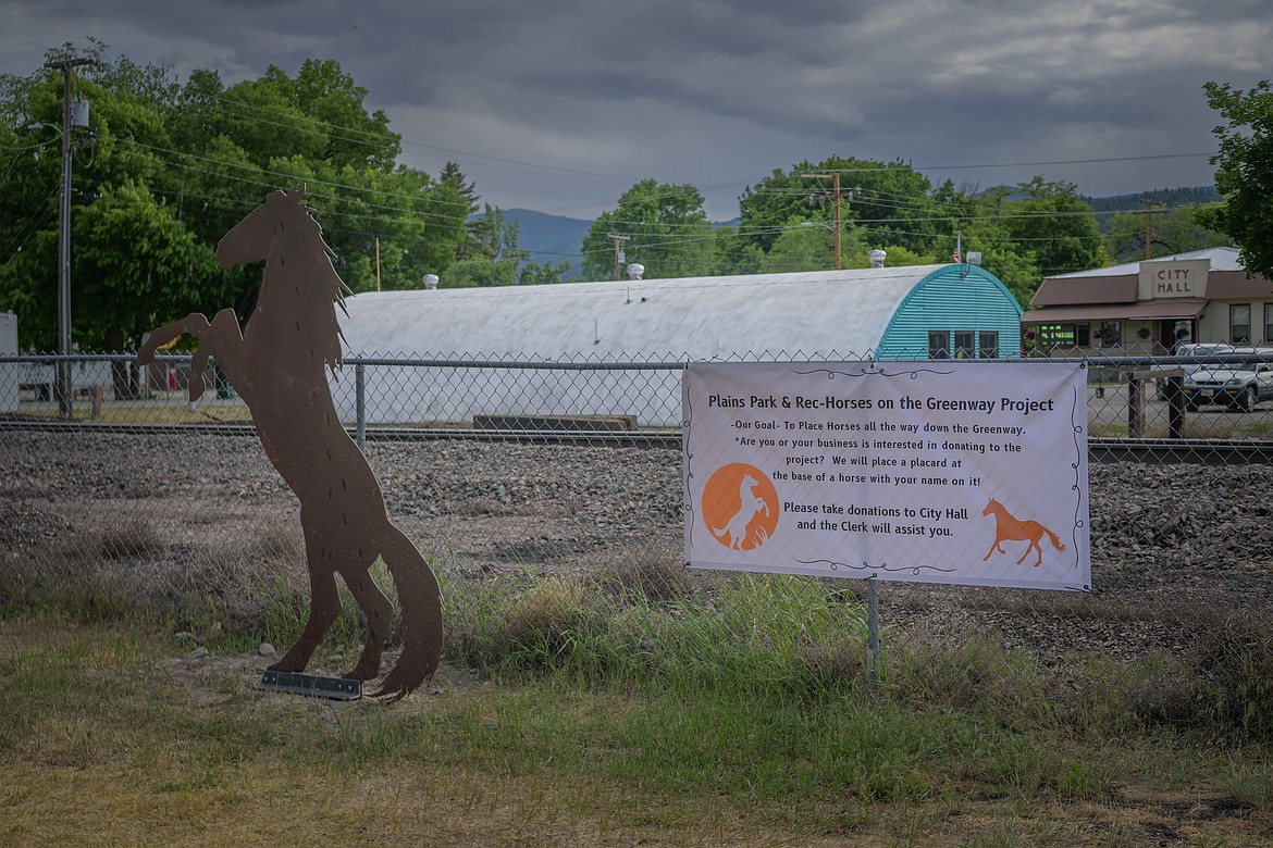 The first horse sculpture is installed with more planned for the future. (Tracy Scott/Valley Press)