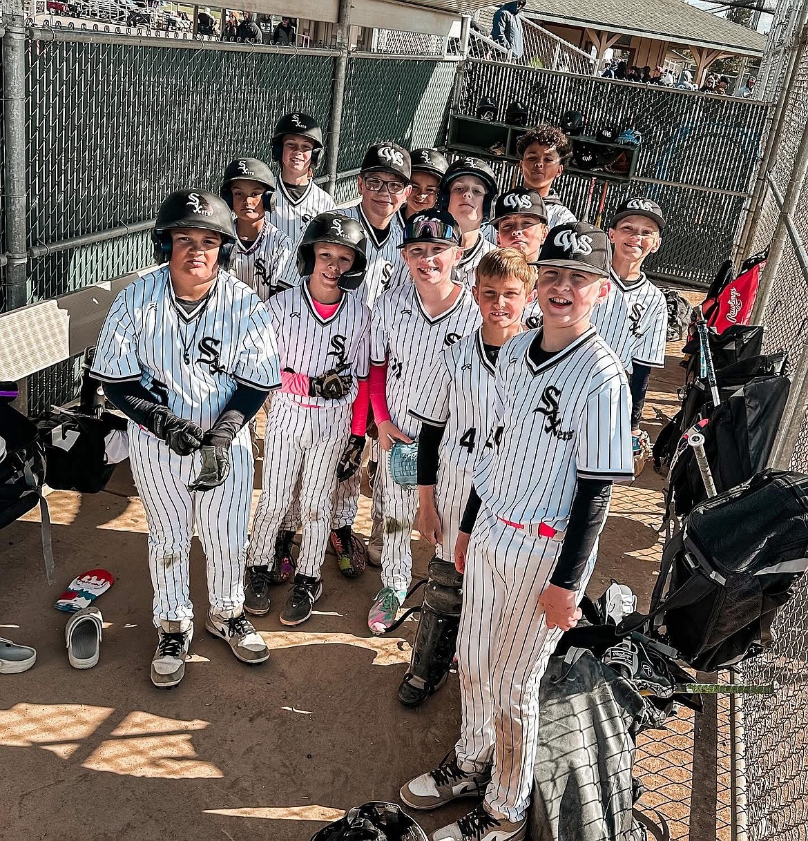 The 11u team with the Central Washington Sixers in the dugout for the Father’s Day tournament over the weekend. The Sixers will have their 18u team participating in the Big Bend Summer Classic this weekend and multiple teams in the Dune City Dust up next weekend.
