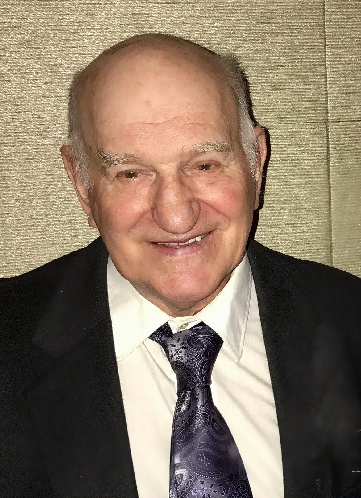 Robert Lee Stucky of Ephrata ,Washington, graduated to his eternal home on June 6, 2025, at the age of 89, surrounded by loved ones.