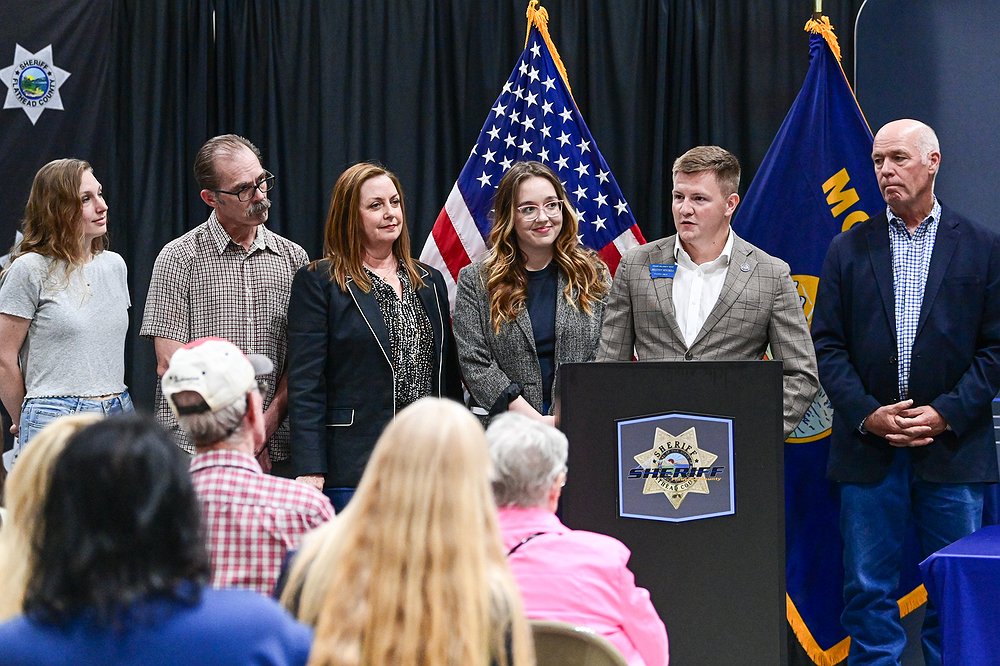 0626_LOC_DIL_bobbys_law_signing-6.jpg.10