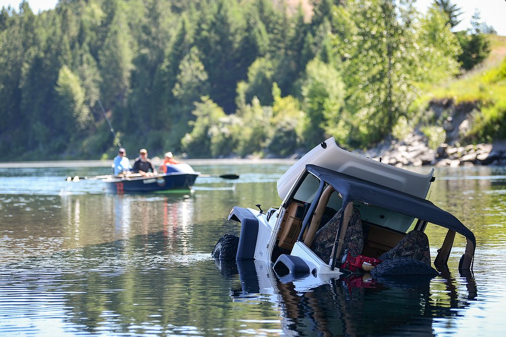 0702_LOC_DIL_Jeep_into_Flathead_River-2.