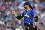 Brandon Woodruff’s gem propels Brewers to 11th straight win, 6-0 over Mariners