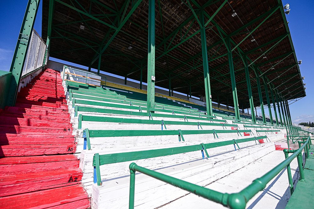 0806_LOC_DIL_fairgrounds_bleachers-4.jpg