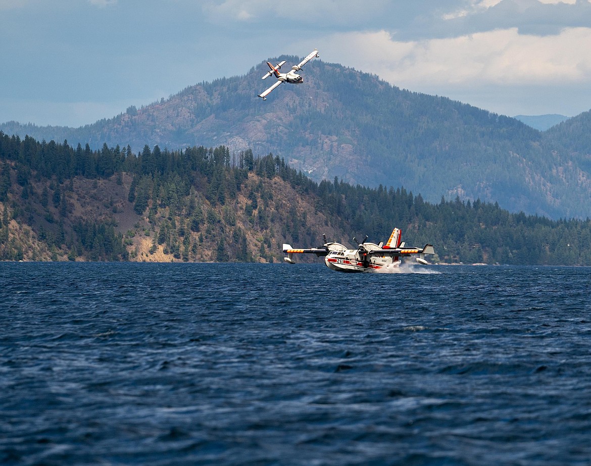Sunset Fire 32% contained: Crews make major progress on 3,230-acre ...