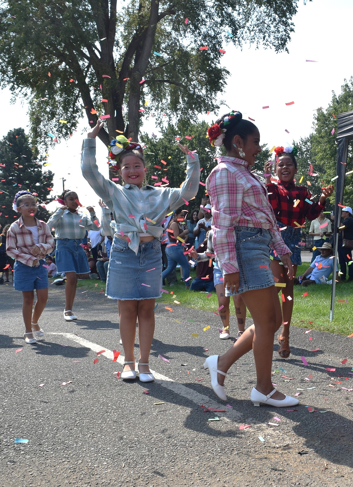 Ballet Folkórico performed during Monday’s Warden Community Days at Warden City Park. After the group's performance confetti filled the air.