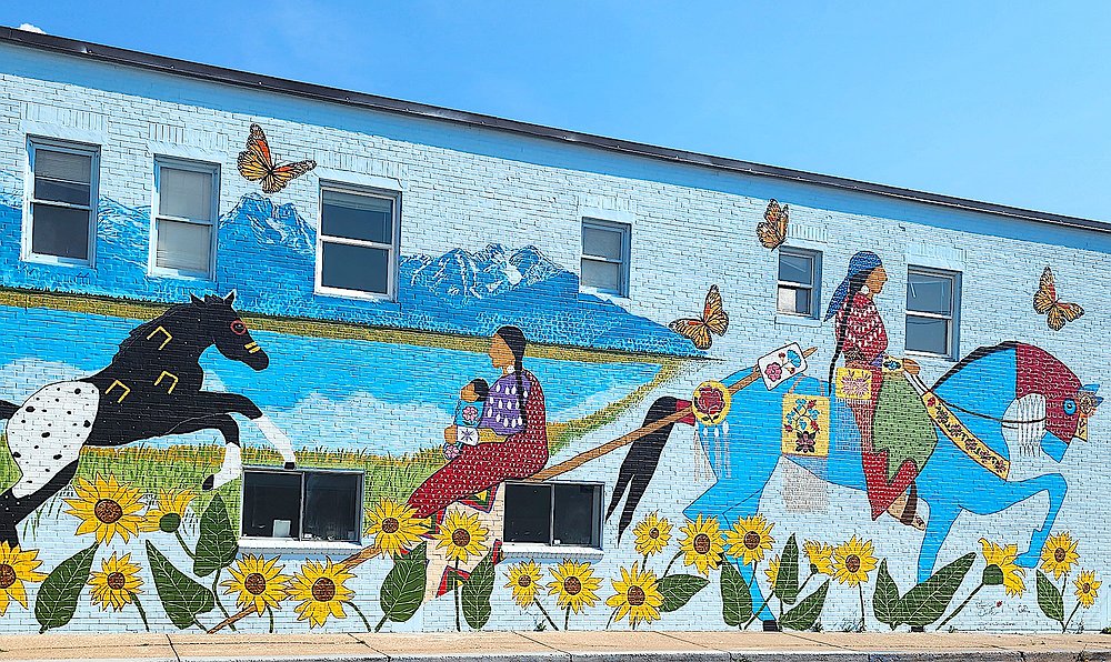 mural_Deckers.jpg.1000x596_q85_box-0%2C0