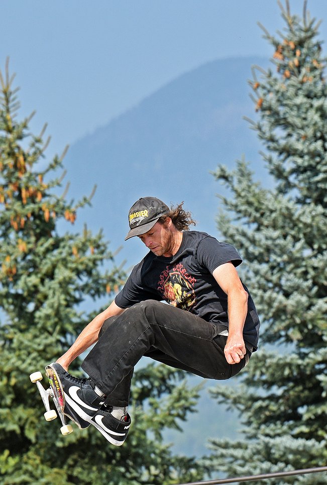 skate_jam_6.jpg.651x966_q85_box-0%2C0%2C
