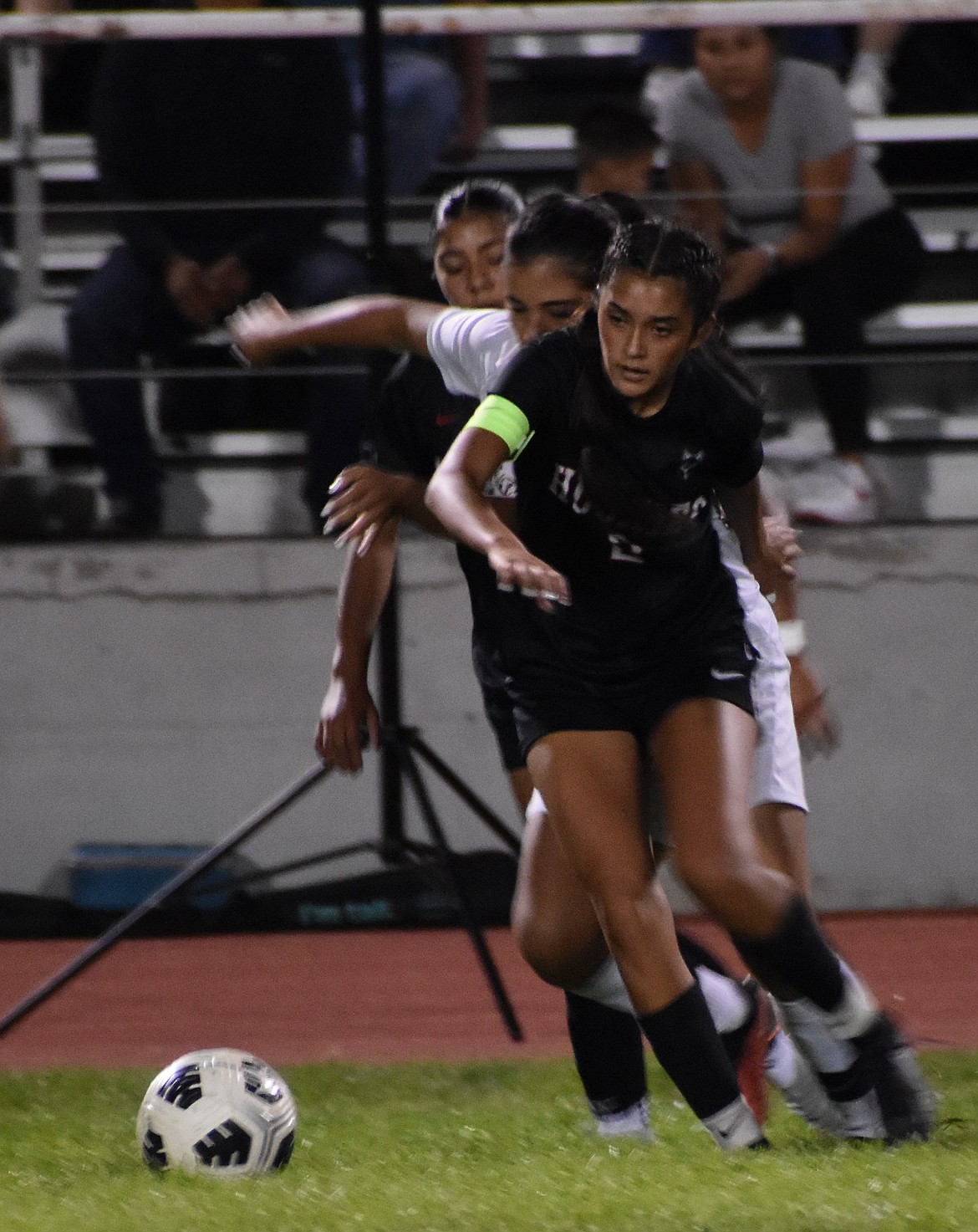 Huskies player Khloe Valdez races ahead of the competition to gain possession of the ball during Tuesday’s game against the Mavs.
