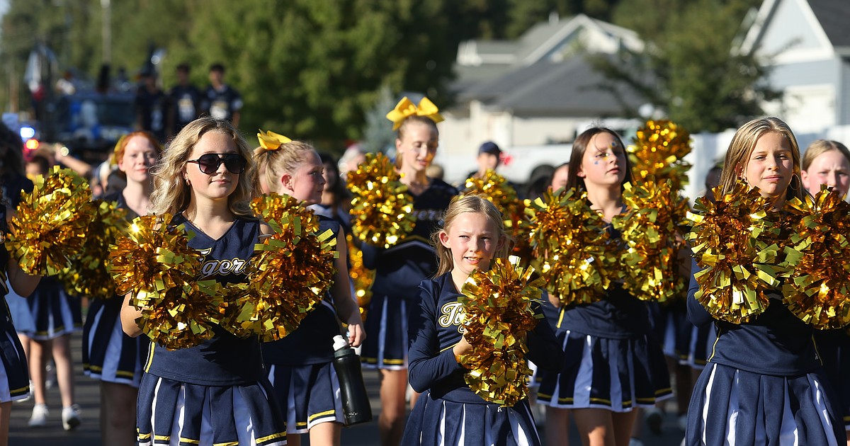 Why Did Hundreds Attend the Timberlake High School Homecoming Parade?