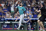 Crawford's grand slam and Raleigh's 58th homer lead Mariners to sweep over Astros