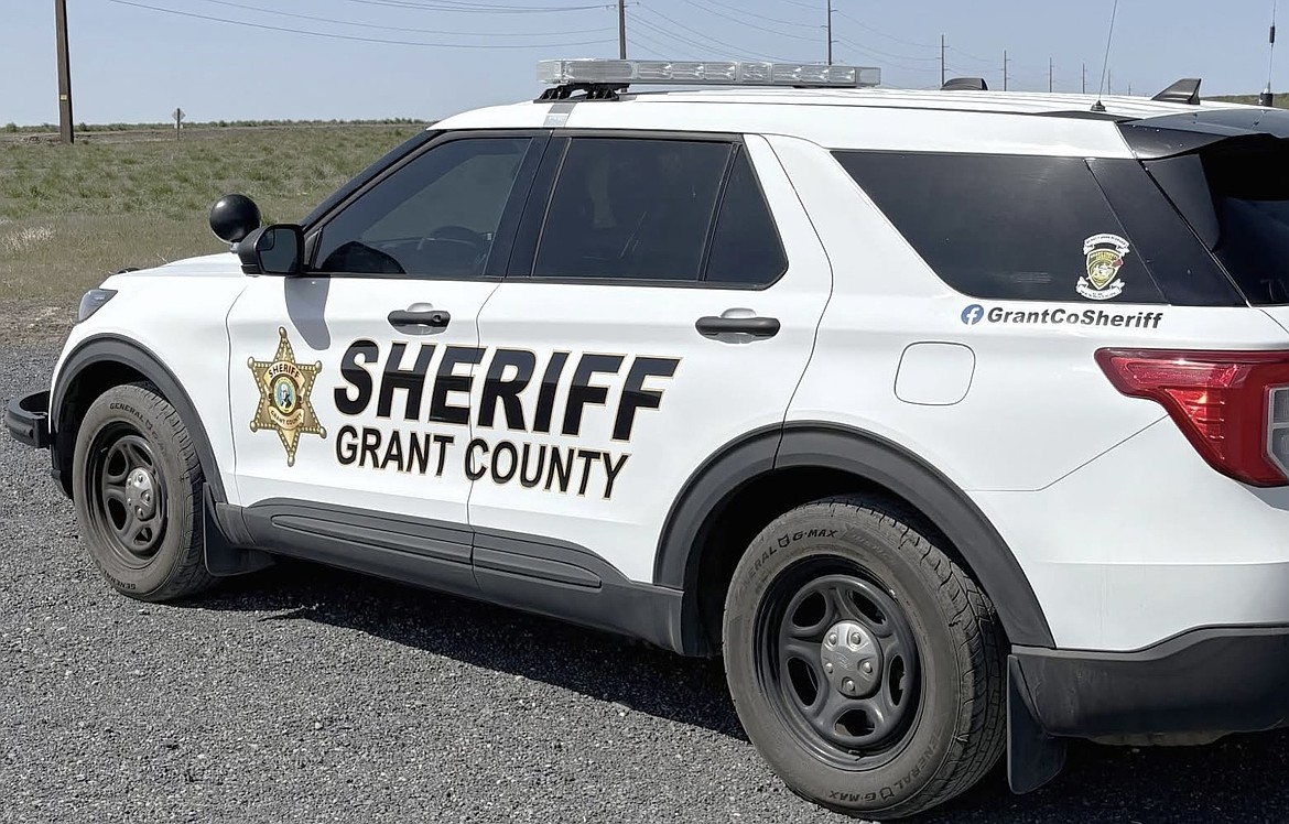 A Moses Lake man was arrested after he attempted to elude Grant County Sheriff’s Office deputies while driving without lights late Friday night.