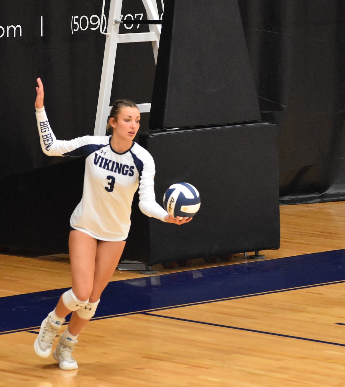 Haedynn Plum (3) goes to serve against Columbia Basin College on Friday. Head Coach Lindsey Linthicum said her players made strong adjustments in the third set.