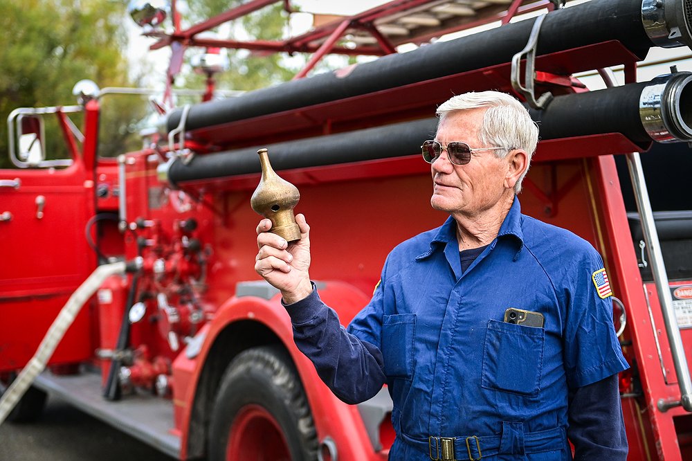 1005_LOC_DIL_KFD_antique_fire_trucks-3.j