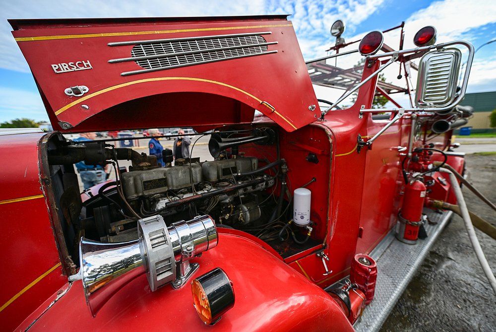 1005_LOC_DIL_KFD_antique_fire_trucks-6.j