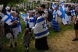 Hundreds of evangelical Christians in Jerusalem to show support for Israel cheer the peace push