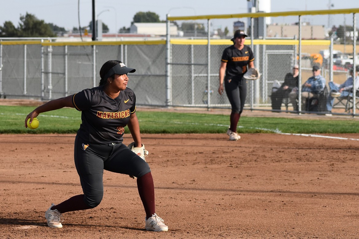 Mavs split doubleheader to end regular season on the diamond Hagadone