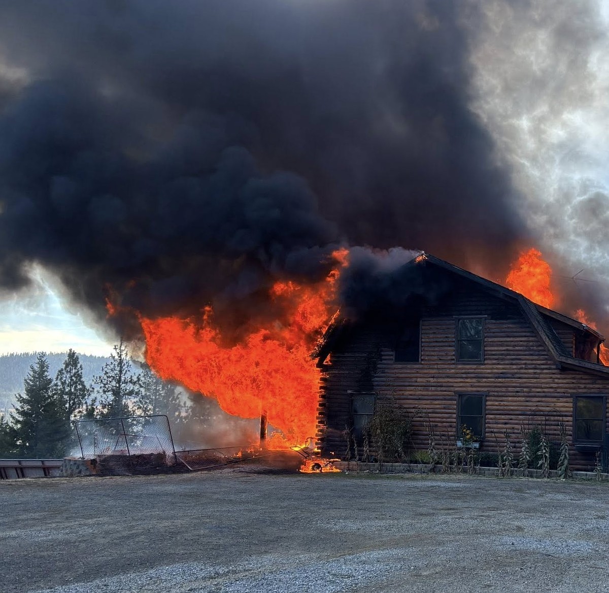 Dog dies in Thursday house fire near Carlin Bay | Hagadone News Network