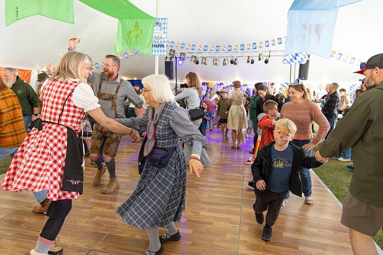 20251011_OctFest_0001_bb.JPG.750x500_q85