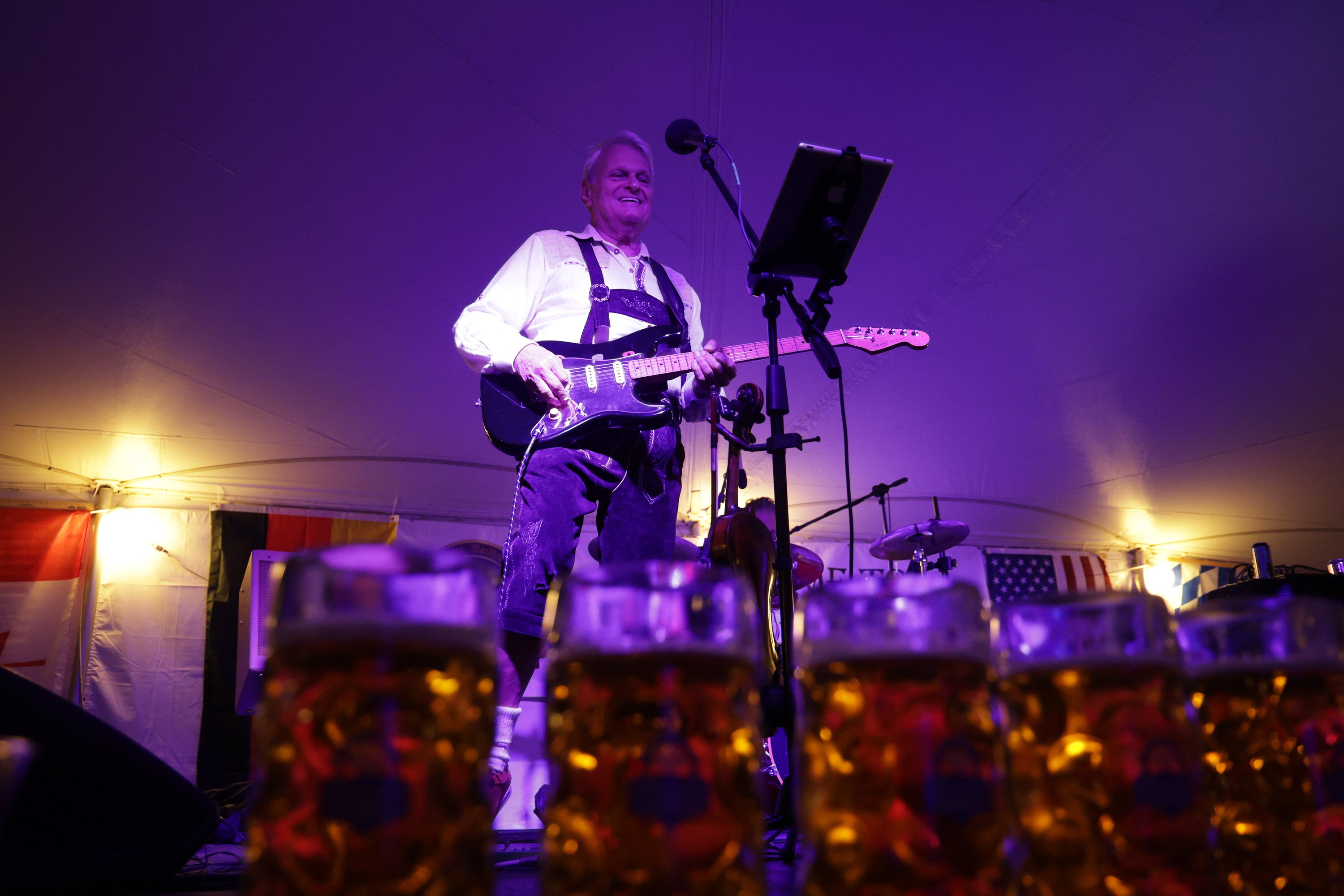 20251011_OctFest_0012_bb.JPG.3000x2000_q
