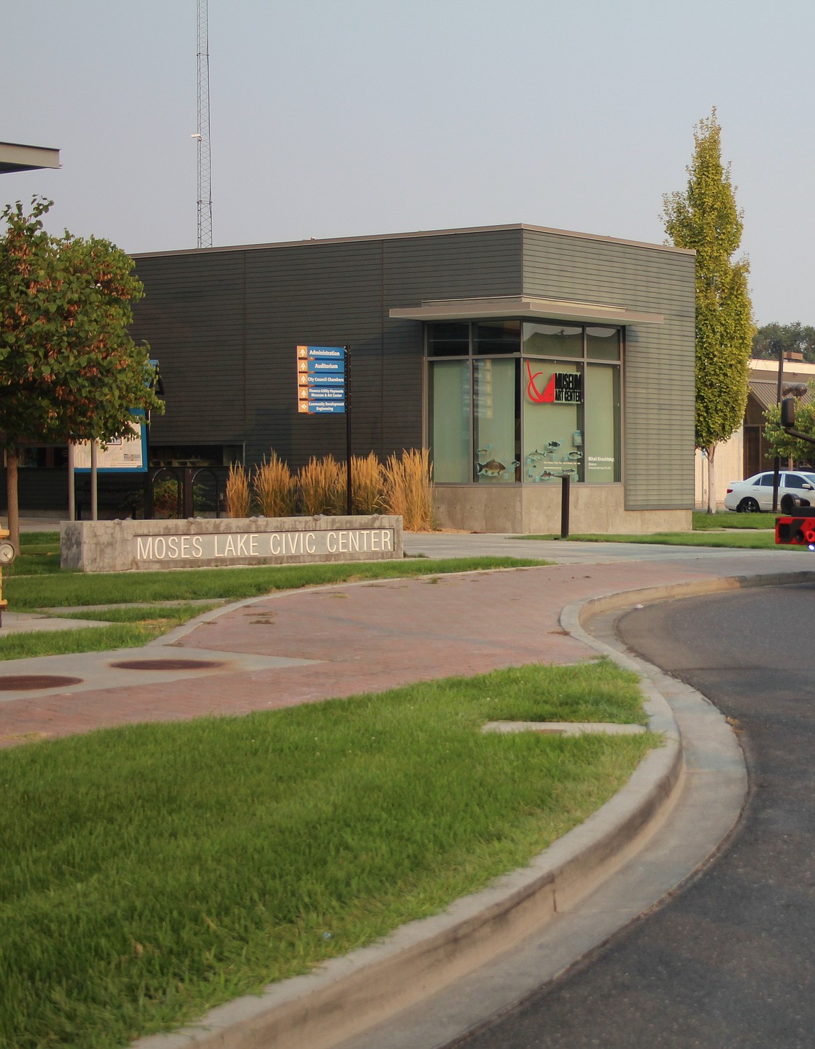 The Moses Lake City Council and Moses Lake School Board will meet to talk about issues of mutual concern, from water to gang prevention Thursday.