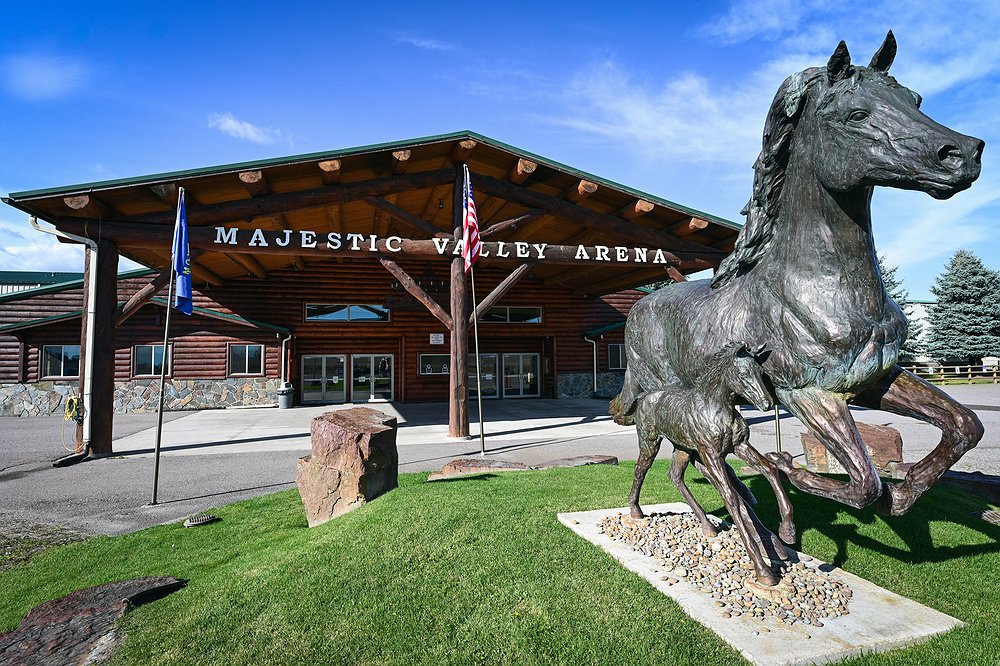 1101_LOC_DIL_Bob_and_Jan_Parker_Majestic