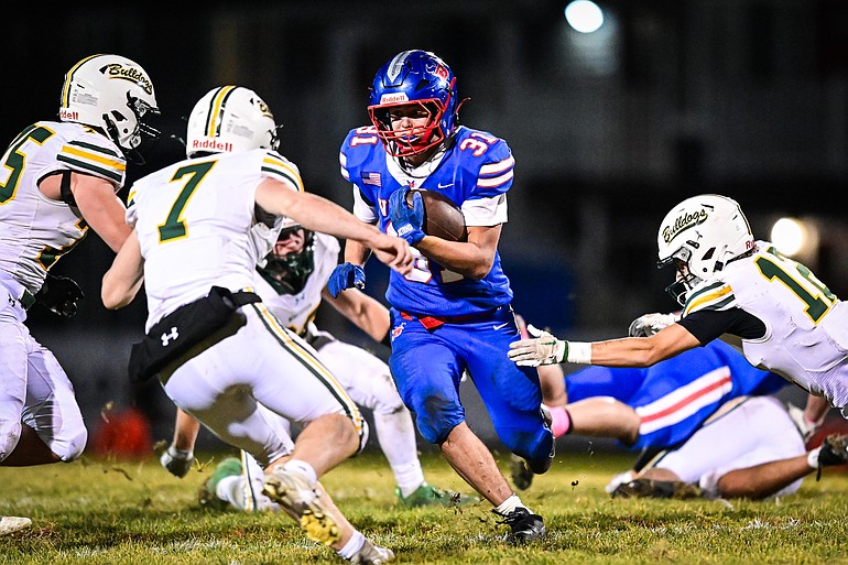 PHOTOS: Whitefish rallies past Bigfork, 22-21
