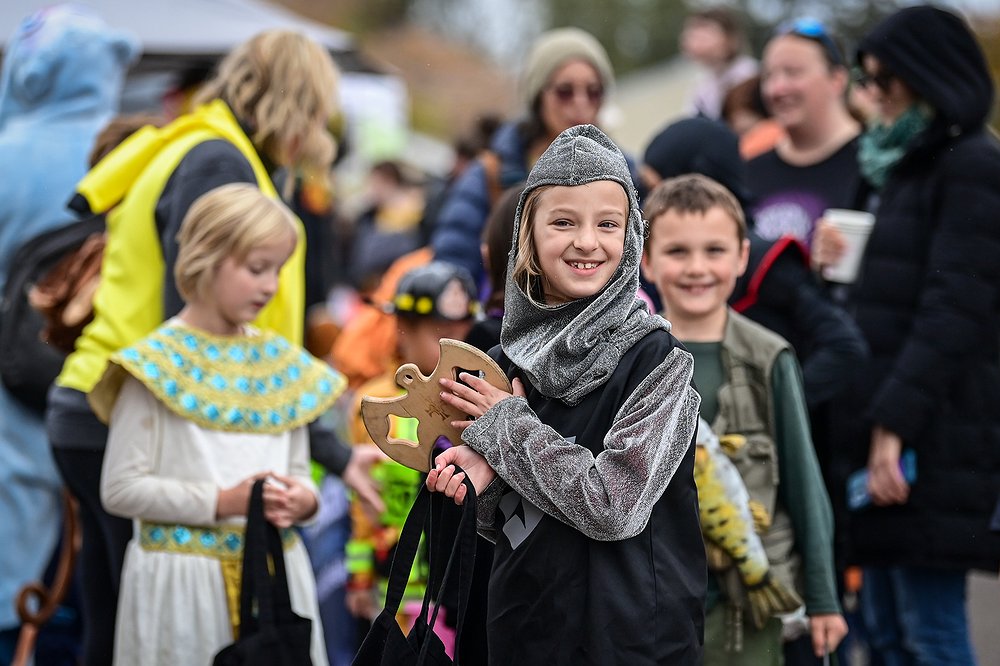 1026_LOC_DIL_Evergreen_trunk_or_treat-8.