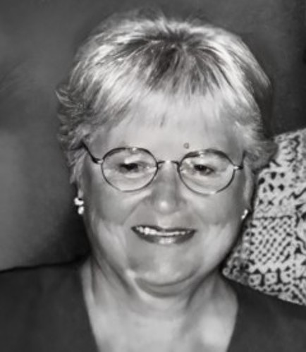 Karen Barnes was a loving wife and mother who had a passion for Christmas and supported those suffering from cancer. She leaves behind a legacy of love, kindness and fond memories.