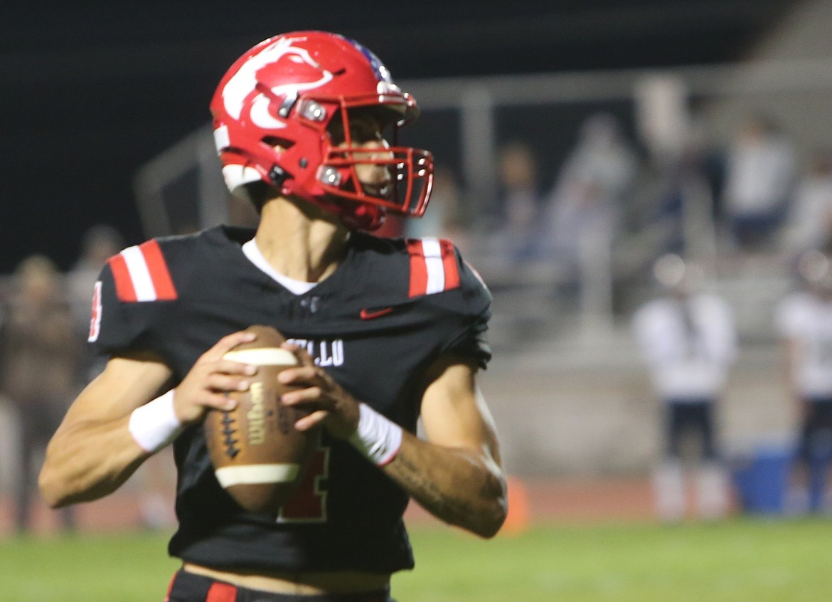 The Huskies’ Quade Gonzalez (4) looks downfield for an open receiver. Defensive Coordinator said the Huskies will need to limit mistakes going forward as they set their sights on the postseason.