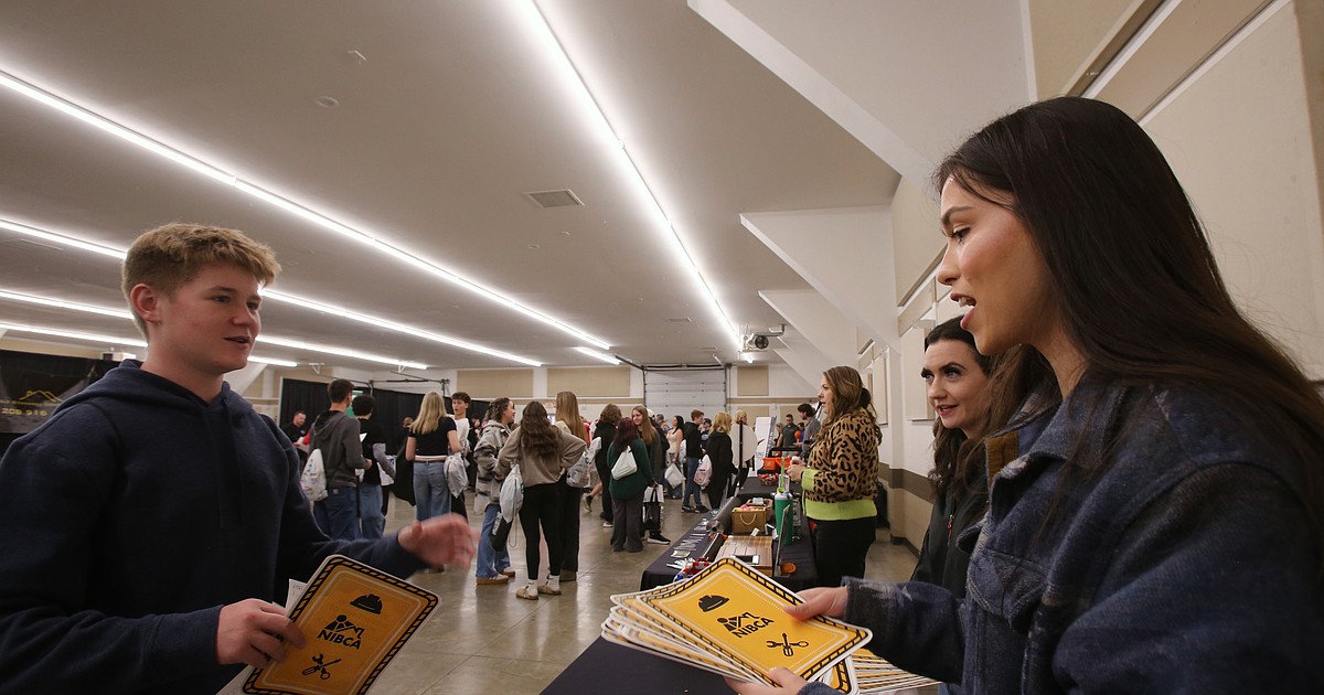 Eighth grade students engage with industry pros at career event