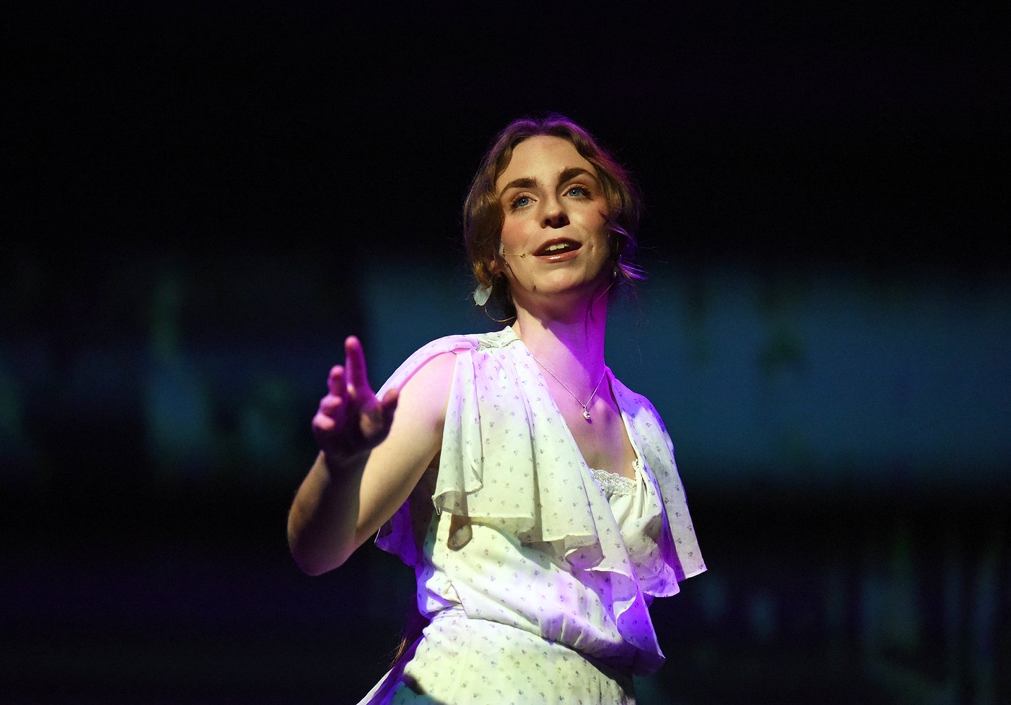 drama_13.jpg.1433x1000_q85_box-0%2C0%2C2