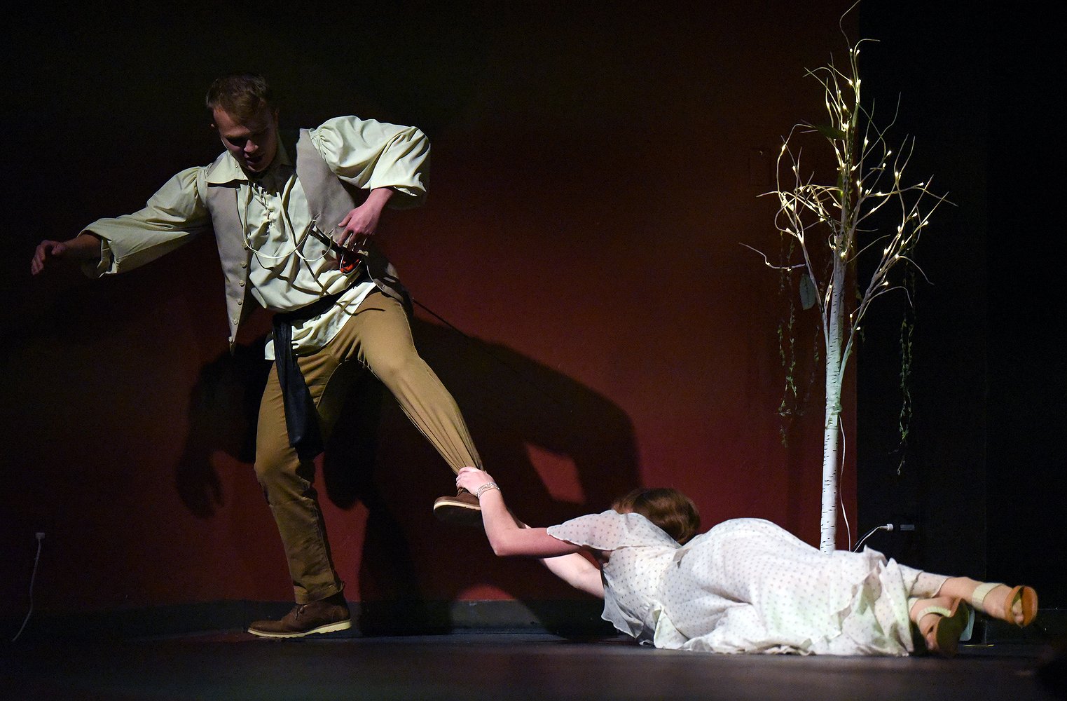 drama_6.jpg.1523x1000_q85_box-0%2C0%2C30