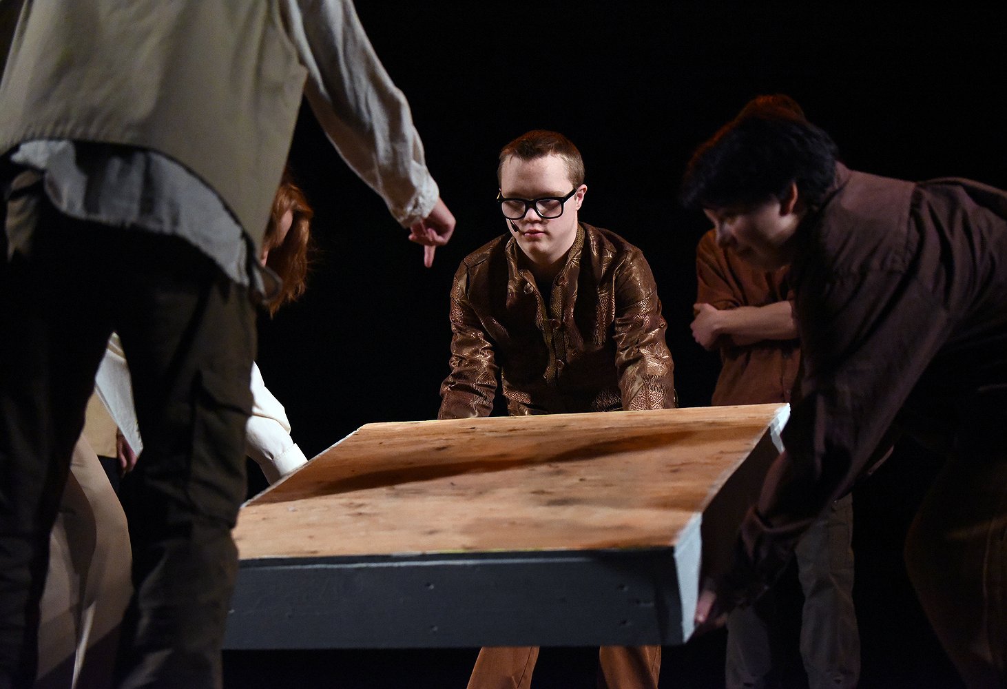 drama_7.jpg.1462x1000_q85_box-0%2C0%2C29