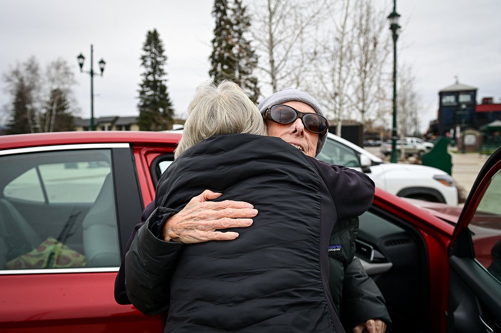 1127_LOC_DIL_Shepherds_Hand_volunteers_3