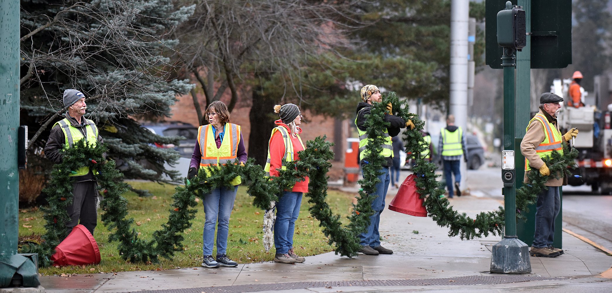 Decorations_1.jpg.2091x1000_q85_box-0%2C