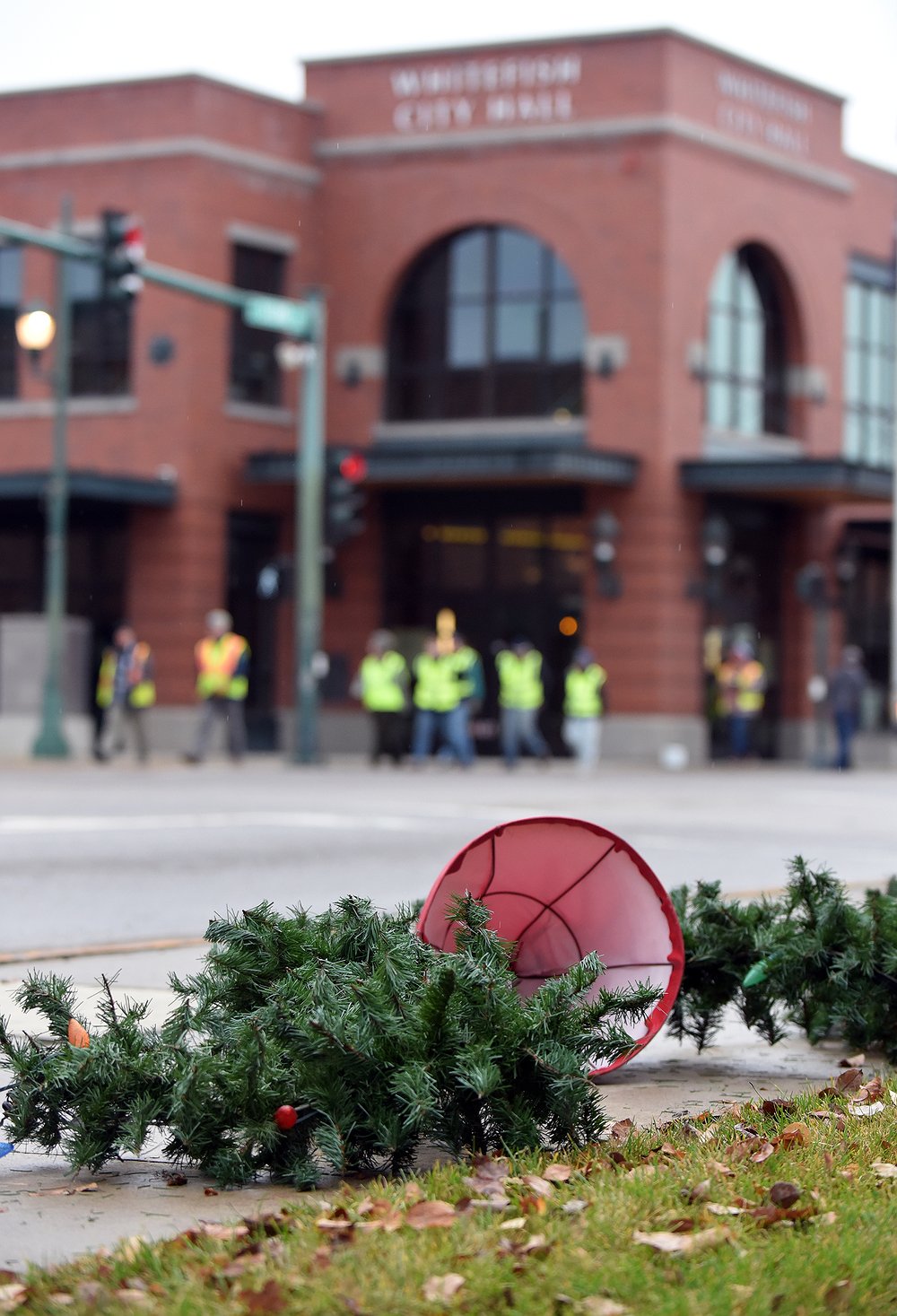 Decorations_2.jpg.1000x1467_q85_box-0%2C