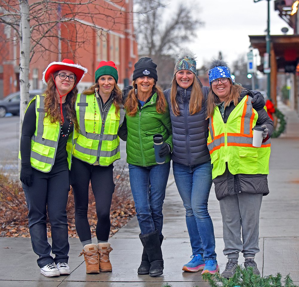 Decorations_5.jpg.1000x961_q85_box-0%2C0