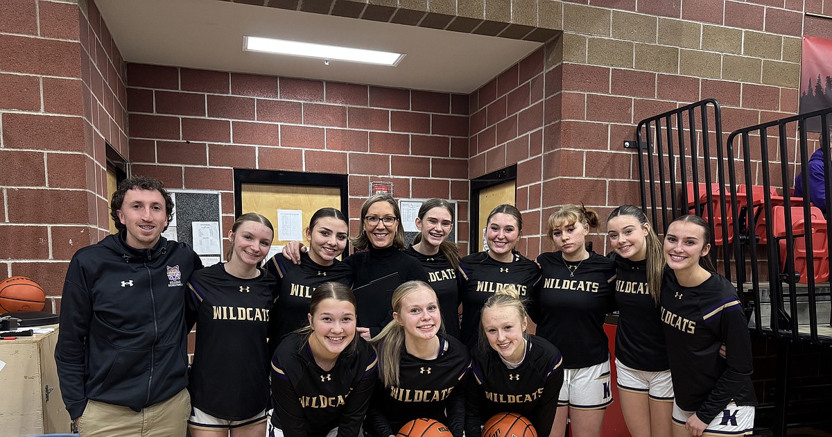 High School Sports Preview: Long trips and big goals for the Lady Cats