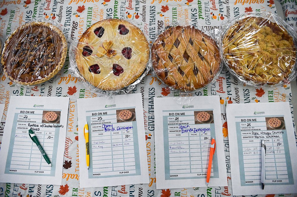 1128_LOC_DIL_Evergreen_pie_auction-4.jpg