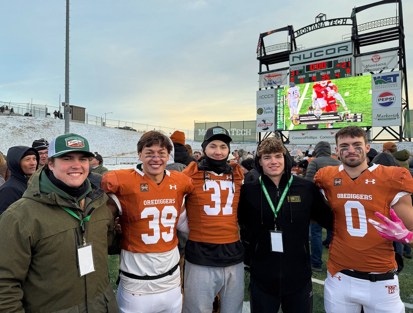 Orediggers_1.jpg.1322x1000_q85_box-0%2C0