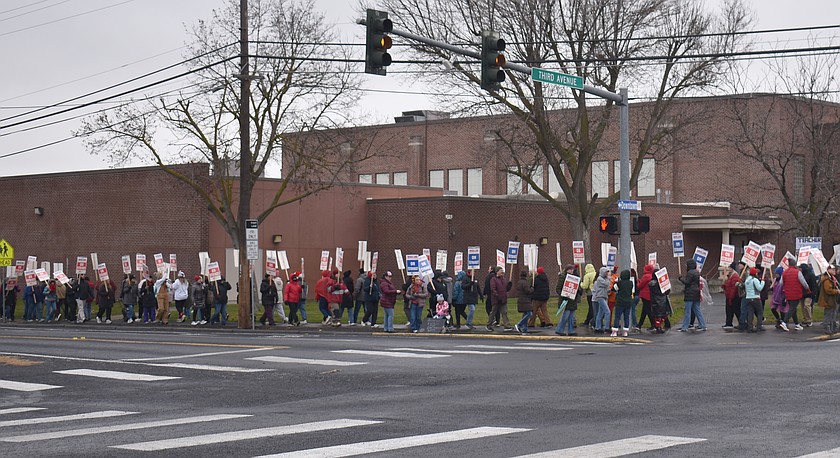 Moses Lake teachers march downtown