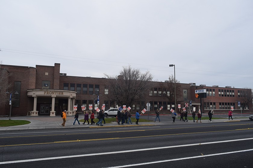 The Moses Lake Education Association announced late Friday night that the union had reached a tentative agreement with the Moses Lake School District.