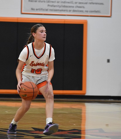 Tigers freshman Sophie Molitor gains possession of the ball and makes her way down the court during last week’s matchup against MLHS. This week the Tigers will be on the road against West Valley and then at home against Prosser.