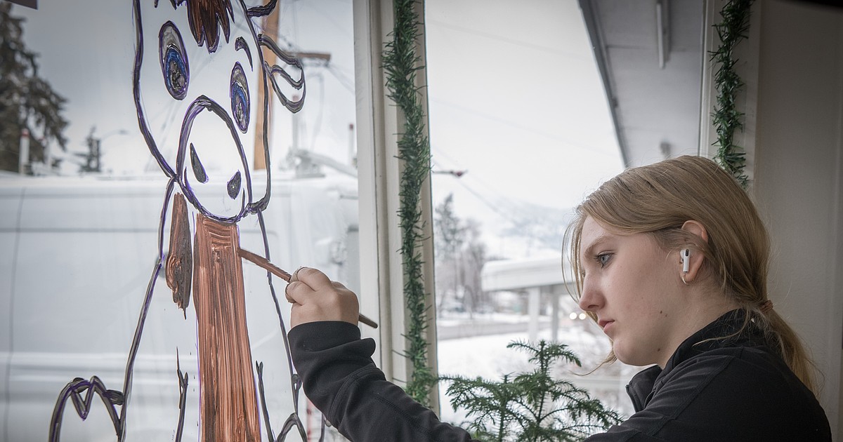 Students adorn Plains business windows for holidays