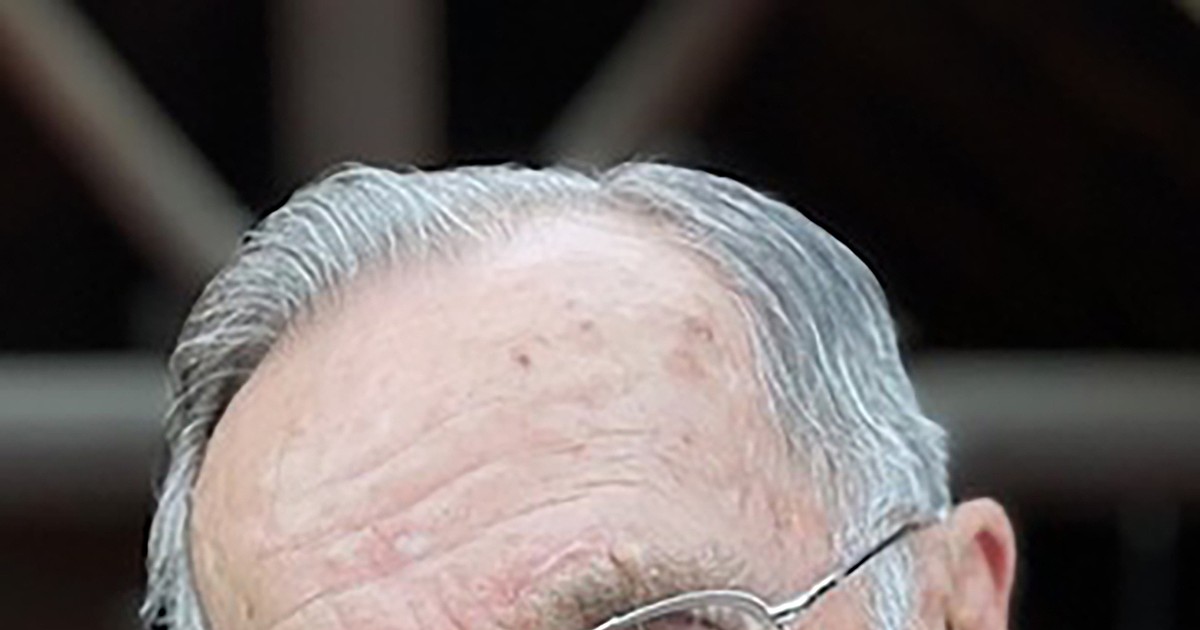 Dr. Richard Neuder, 97