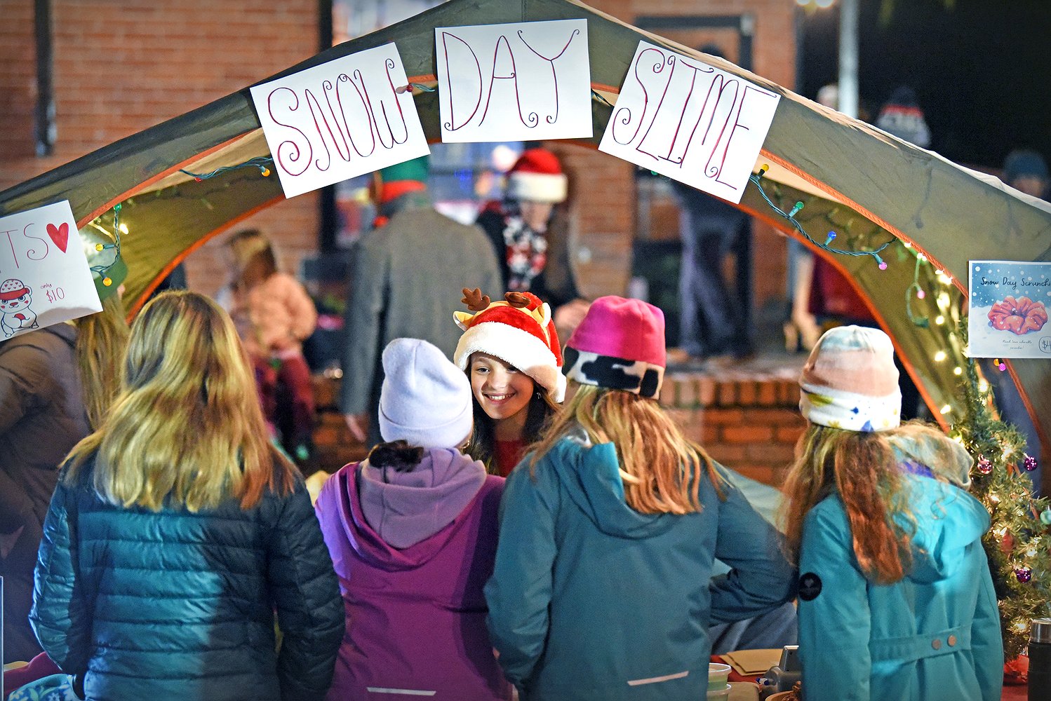 stroll_4.jpg.1498x1000_q85_box-0%2C0%2C2