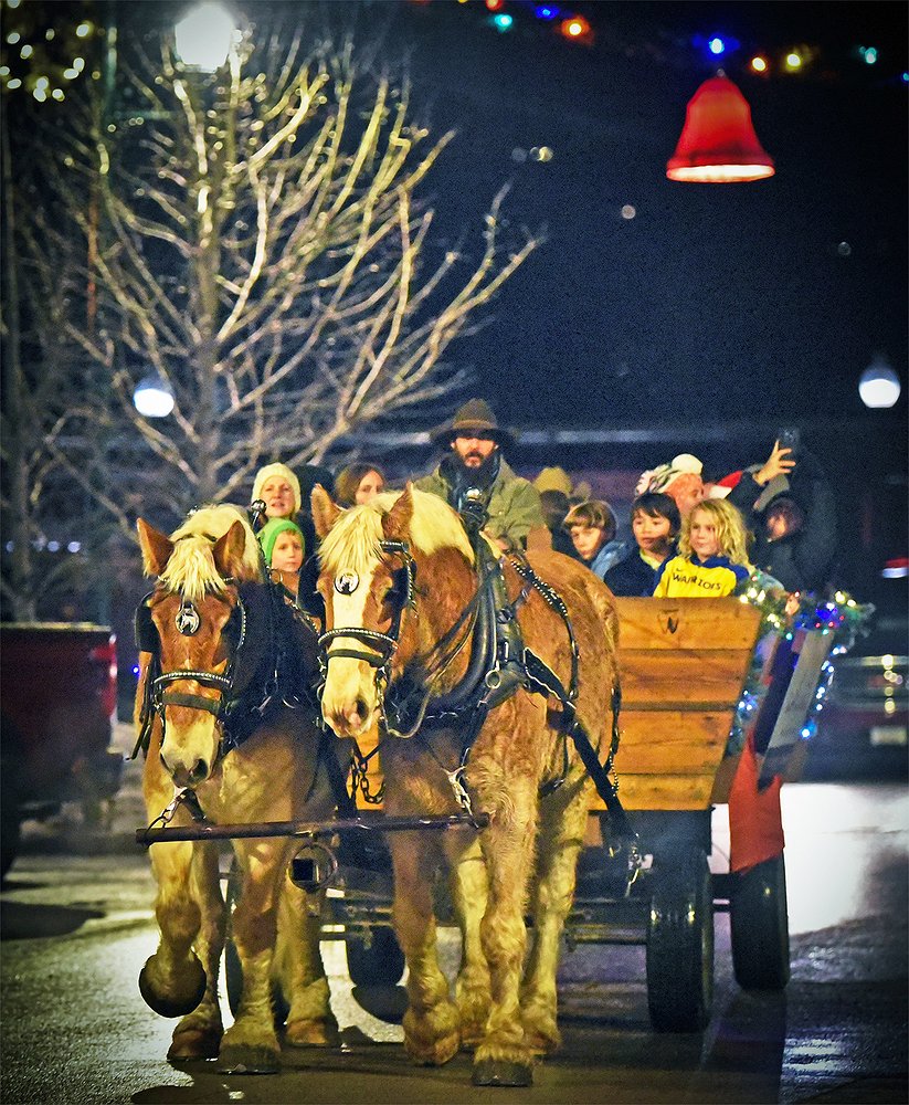 stroll_5.jpg.823x1000_q85_box-0%2C0%2C16