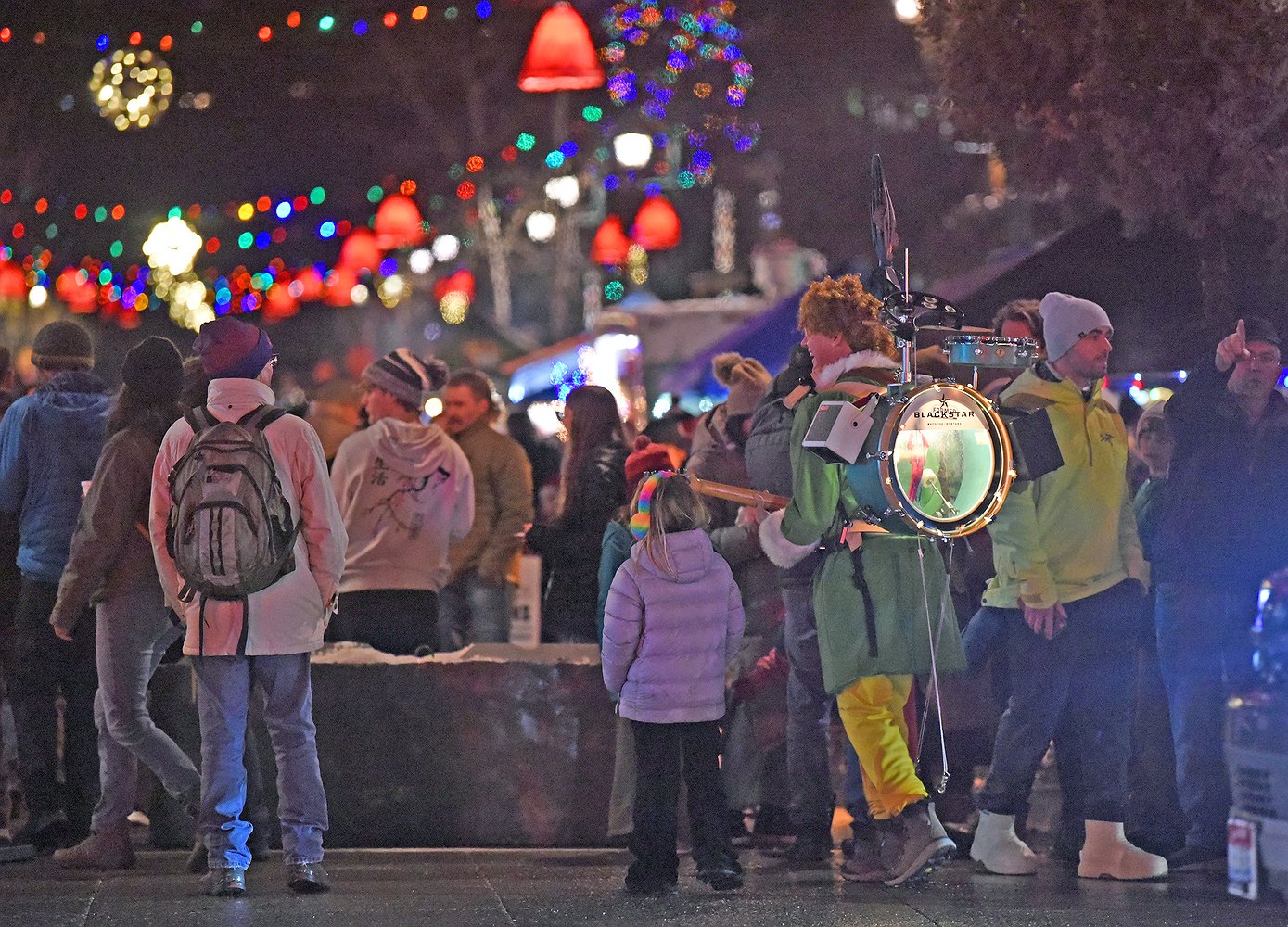 stroll_7.jpg.1389x1000_q85_box-0%2C0%2C2