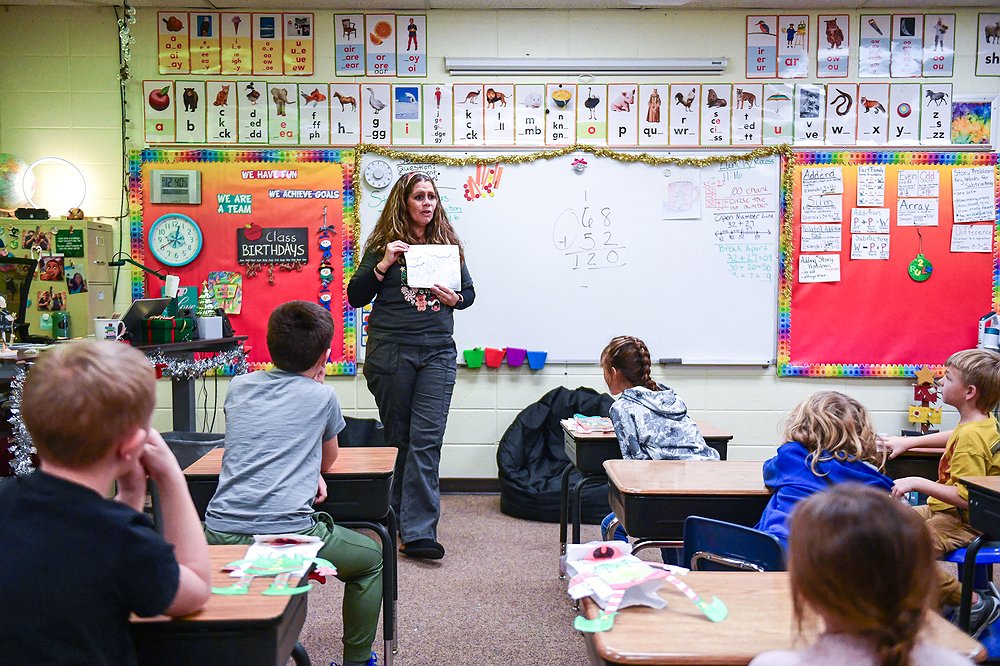 1231_LOC_DIL_school_enrollment_end_of_ye